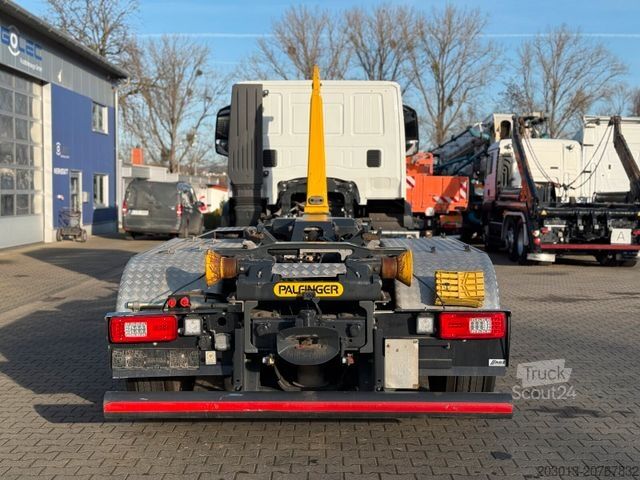 Āķa konteineru automašīna IVECO X-Way 480 6x2 Abrollkipper Palfinger PH T20 SLD5