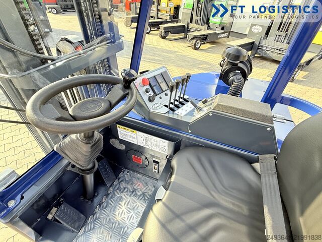 Carrello elevatore a 4 direzioni Combilift CB3000 GAS TRIPLEX 5500 POSITIONER