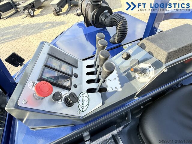 Carrello elevatore a 4 direzioni Combilift CB3000 GAS TRIPLEX 5500 POSITIONER