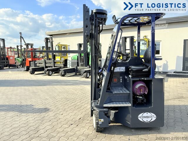 Carrello elevatore a 4 direzioni Combilift CB3000 GAS TRIPLEX 5500 POSITIONER