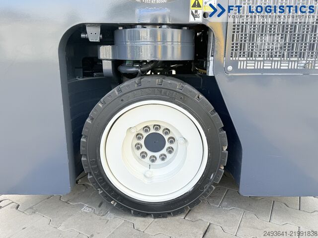 Carrello elevatore a 4 direzioni Combilift CB3000 GAS TRIPLEX 5500 POSITIONER