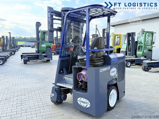 Carrello elevatore a 4 direzioni Combilift CB3000 GAS TRIPLEX 5500 POSITIONER
