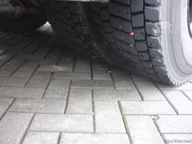 Atkritumu savākšanas transportlīdzeklis MAN TGS 26.320 6x2-4 euro 6 Garbage box Zoeller Med...