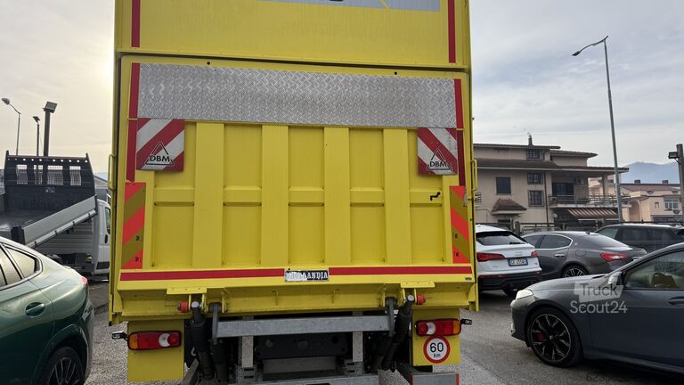 Nákladní vůz s korbou + zvedací plošina Iveco EuroCargo 120 E 22