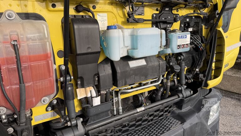 Nákladní vůz s korbou + zvedací plošina Iveco EuroCargo 120 E 22