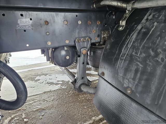 Camión caja IVECO EUROCARGO ML 160E25P - E6