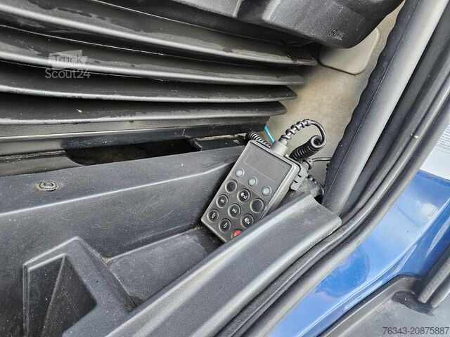 Camión caja IVECO EUROCARGO ML 160E25P - E6