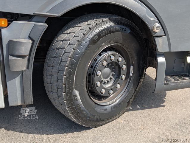 Влекач MAN TGX 33.510 BL SA 6x4 mit EPSILON S260Z96, MIETE?