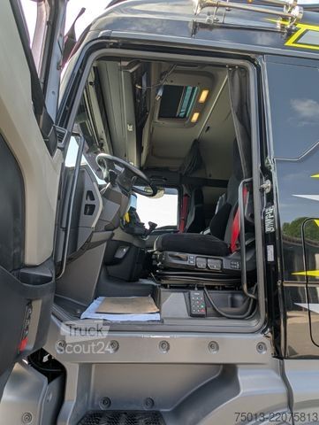 Влекач MAN TGX 33.510 BL SA 6x4 mit EPSILON S260Z96, MIETE?
