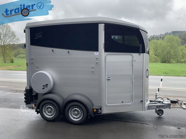Ló-szállító utánfutó Ifor Williams Pferdeanhänger HBX506 Sattelkammer 2,6t.