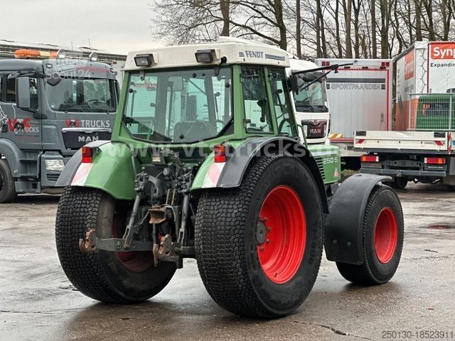 Tractor FENDT 250 SA 4x4 Fronthydraulik Rasenbereifung