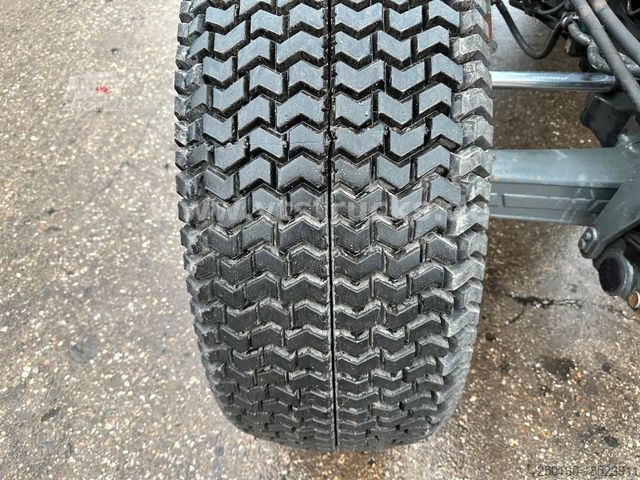 Tractor FENDT 250 SA 4x4 Fronthydraulik Rasenbereifung