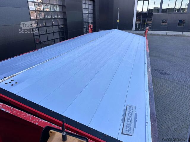 Samovoz z žerjavom Ginaf X 3335 S 6x6 2 zijdigge Kipper /Z-kraan Euro 5