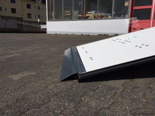 Kofferanhänger BÖCKMANN KT 3015/27 M - mit Auffahrrampe