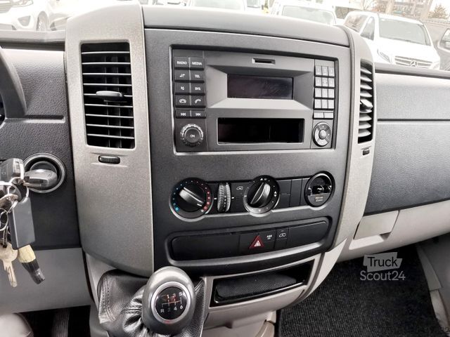 Dubă cu caroserie tip cutie MERCEDES-BENZ Sprinter 513CDI KOFFER 8PAL/ LBW/ BIS 3,5T