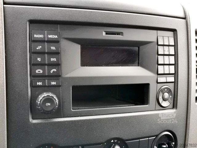 Dubă cu caroserie tip cutie MERCEDES-BENZ Sprinter 513CDI KOFFER 8PAL/ LBW/ BIS 3,5T