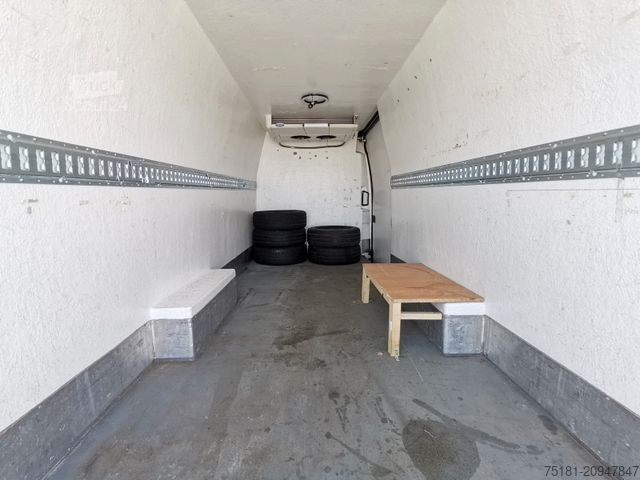 Hűtőfelépítményes furgon IVECO Daily 35S15 MAXI / KÜHLKASTEN/ KLIMA/ TEMP.