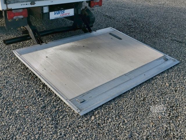 Dobozos furgon IVECO Daily 35S13 KOFFER 8PAL/ LUFT/ LBW/ KLIMA