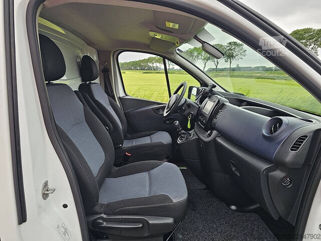 Korkeakattoinen farmari OPEL VIVARO 1.6