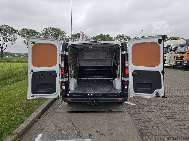 Korkeakattoinen farmari OPEL VIVARO 1.6