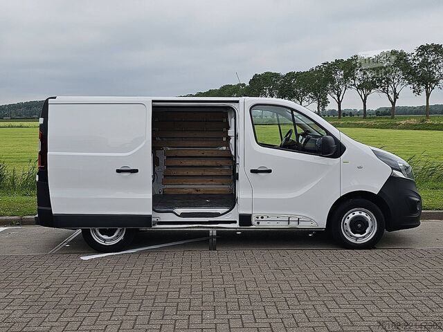 Korkeakattoinen farmari OPEL VIVARO 1.6