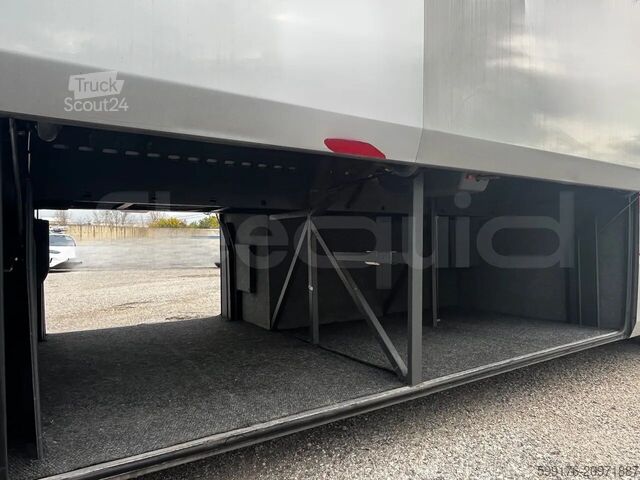 Туристически автомобил Irizar i6