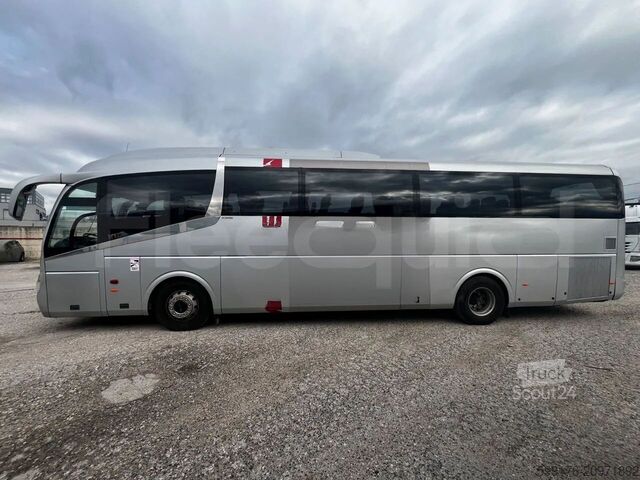 Туристически автомобил Irizar i6