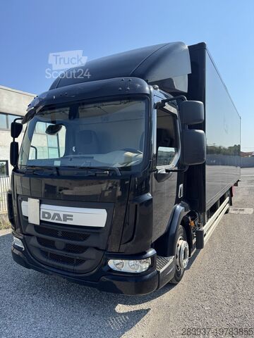 Camion à caisse fourgon DAF 45.220