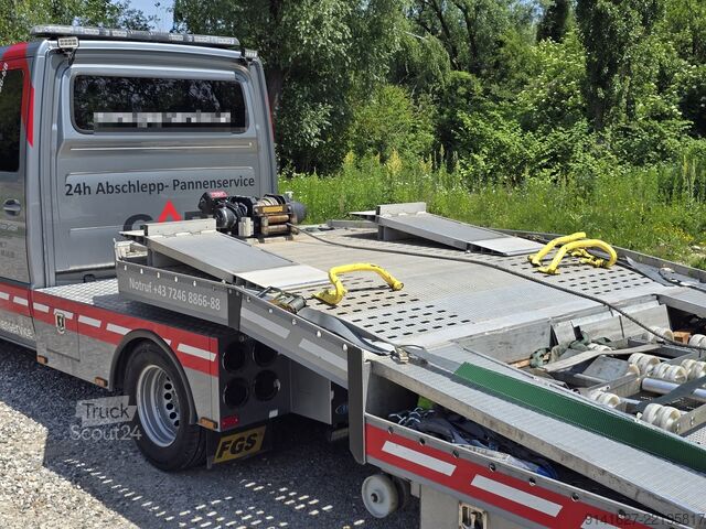 Vlečno vozilo Mercedes-Benz Sprinter 519