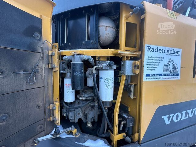 Excavatrice à chaînes VOLVO ECR 145 EL