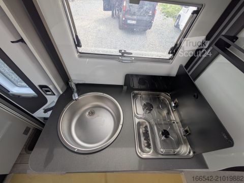 Half-integraal camper Forster T 669 EB 140PS/Isofix/Travel-Line-Paket