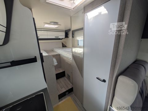 Half-integraal camper Forster T 669 EB 140PS/Isofix/Travel-Line-Paket