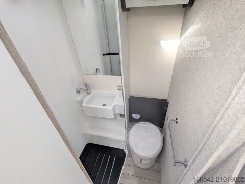 Half-integraal camper Forster T 669 EB 140PS/Isofix/Travel-Line-Paket