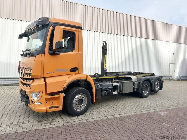 Camion benne à bras amovible Mercedes-Benz Arocs 2552 L 6x2 Arocs 2552 L 6x2, Lenk-/Liftachse