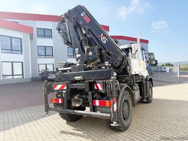 Grue montée sur camion Unimog U400 4x4 U400 4x4, Frontzapfwelle, Heckkran Hiab XS 144-E4 HiDuo, Seilwinde, Funk