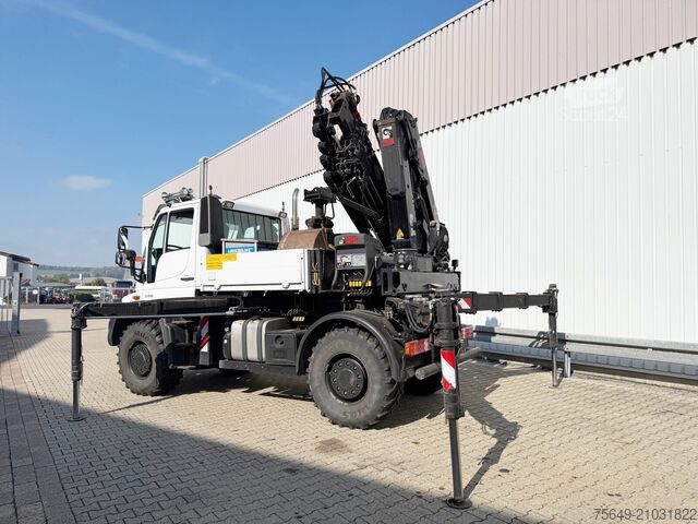 Grue montée sur camion Unimog U400 4x4 U400 4x4, Frontzapfwelle, Heckkran Hiab XS 144-E4 HiDuo, Seilwinde, Funk