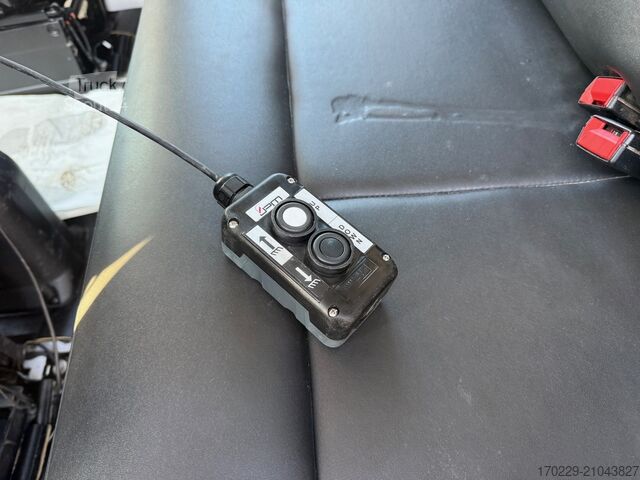 Fourgon-benne dépôt Iveco dalily 35c16