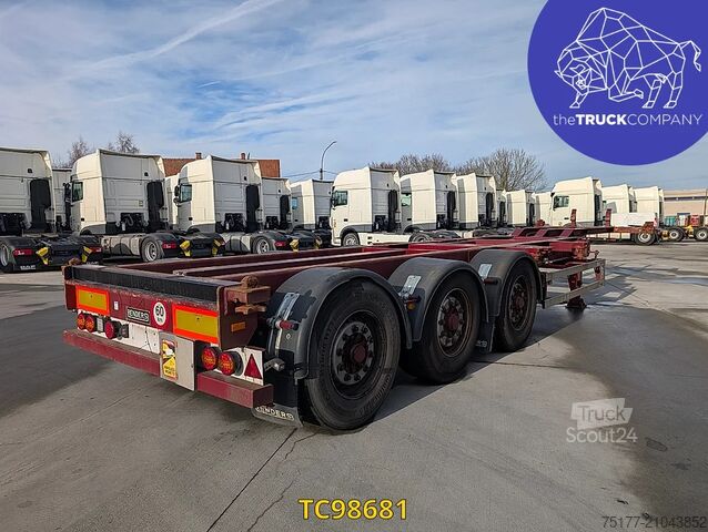 Transport de conteneurs Renders 