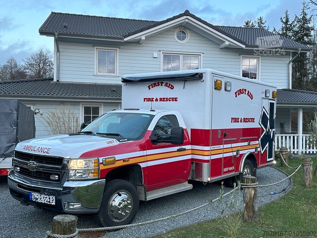 Rettungswagen Chevrolet Silverado 3500 Leader Ambulance