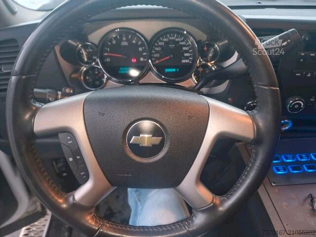 Rettungswagen Chevrolet Silverado 3500 Leader Ambulance