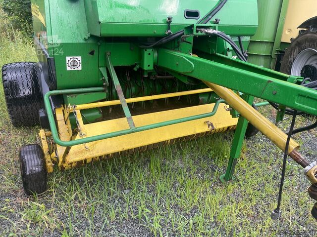 Pressa per balle (agricoltura) John Deere 582