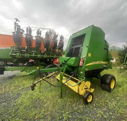 Pressa per balle (agricoltura) John Deere 582