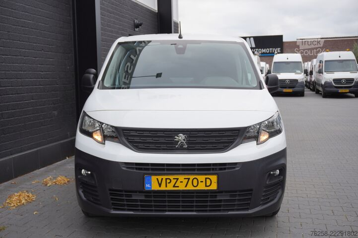 Karavan z visoko streho Peugeot Partner 1.2 PureTech 110Pk Benzine - Airco - Na...