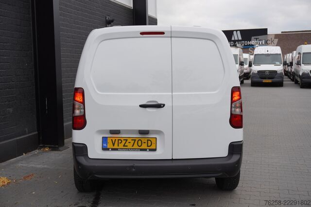 Karavan z visoko streho Peugeot Partner 1.2 PureTech 110Pk Benzine - Airco - Na...