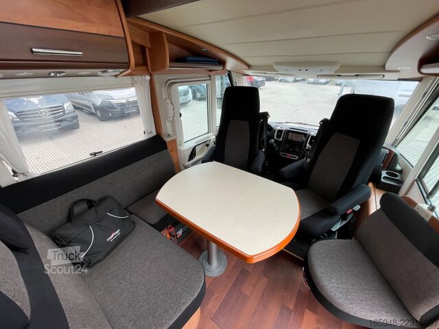 Integrerad husbil CARTHAGO I 143 LE - Compact Line |Hubbett+Top Ausstattung