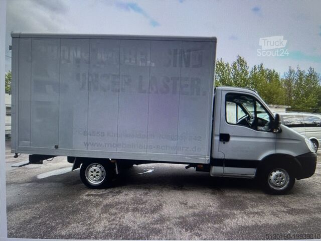 Transportér s kufrom Iveco Turbo Daily 35S14