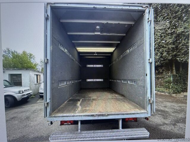 Transportér s kufrom Iveco Turbo Daily 35S14