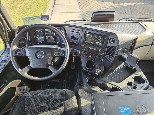 Standaard trekker MERCEDES-BENZ ACTROS 1843