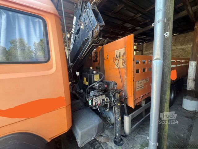 Camion plateau MERCEDES-BENZ LK 1324 6 Zylinder*Hiab 102 kran*OM 366Schalter*