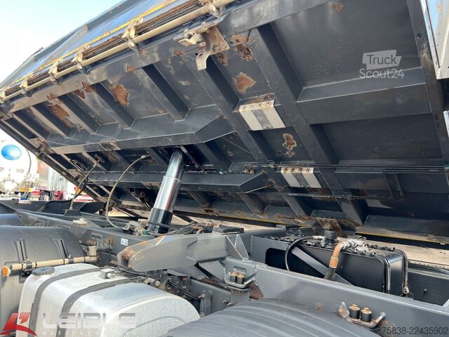 Autocarro ribaltabile VOLVO FH500 8x4*Dreiseitenkipper*Bordmatik*VEB*Liege